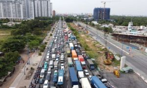 Nhiều vụ tai nạn liên hoàn do không giữ khoảng cách an toàn