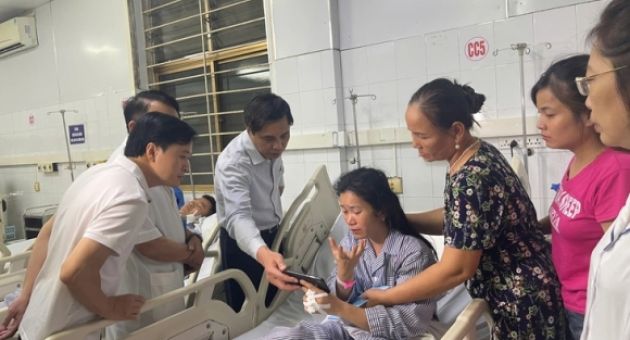 Người phụ nữ Hưng Yên kể lại giây phút tàu du lịch lật trên vịnh Hạ Long