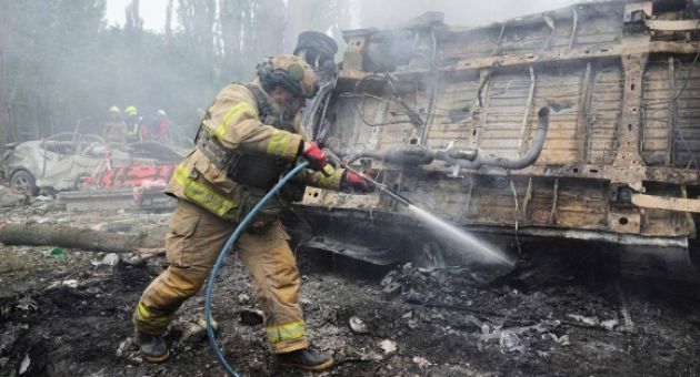 Quân xâm lược Nga không kích dữ dội ở Kyiv: 16 người thiệt mạng, trong đó có...