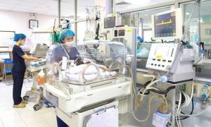 Gia đình 'chọn ngày đẹp' mổ lấy thai, trẻ sơ sinh tử vong