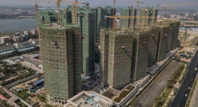 Trung Quốc đối mặt hậu quả nặng nề từ cơn sốt bất động sản: nền kinh tế trả...