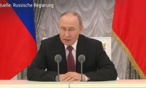 Moscow phản bác Trump: Không có hội nghị thượng đỉnh ba bên nào với Zelenskyy...