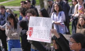 Thẩm phán Mỹ ngăn chính quyền ông Trump cắt tài trợ cho Harvard