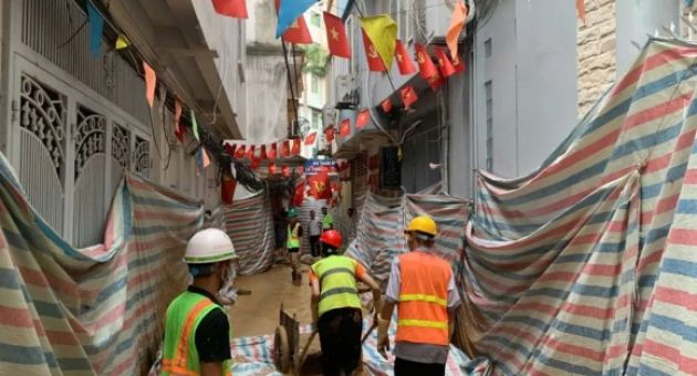 Máy đào hầm Metro Nhổn - Ga Hà Nội lại gây phun trào bùn ở phố Giang Văn Minh