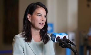 Bà Baerbock bị tố