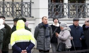 Latvia yêu cầu 841 công dân Nga rời đi trước hạn chót ngày 13/10