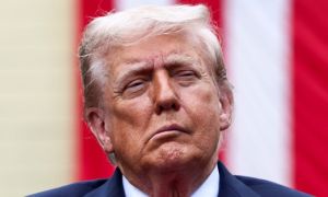 Trump im lặng trước vụ máy bay không người lái Nga xâm phạm không phận Ba Lan,...