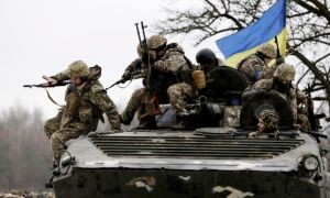 Ông Trump ủng hộ Ukraine, thổi bùng hy vọng trên chiến trường và đẩy lùi quân...