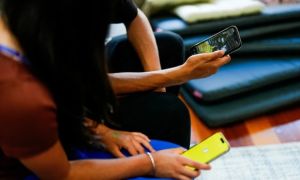 EU tính cấm thiếu niên dưới 16 tuổi sử dụng mạng xã hội