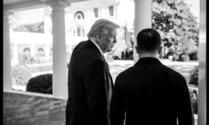 Trump bị tố hành xử thô lỗ, ép buộc Zelensky chấp nhận điều khoản đầu hàng của...