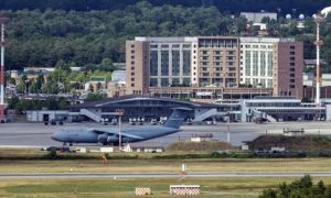 Khủng hoảng ngân sách Mỹ đe dọa lương 12.000 nhân viên dân sự làm việc cho...