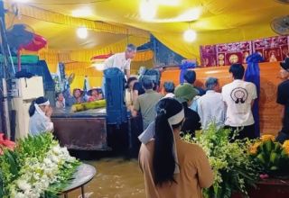 Huế lũ đặc biệt lớn, ‘người đã khuất’ cũng phải chạy lũ