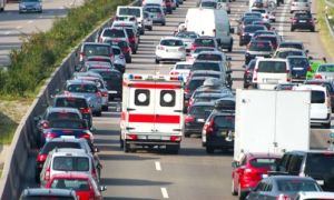 Quy tắc về làn đường khẩn cấp tại Đức: Vi phạm có thể bị cấm lái xe