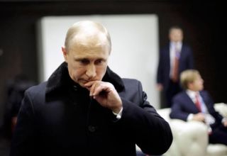 Thị trường Nga chao đảo trong khủng hoảng khi chứng khoán Mỹ lập kỷ lục mới